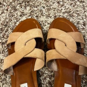 Steve Madden Tan Sandals with Criss-Cross Straps